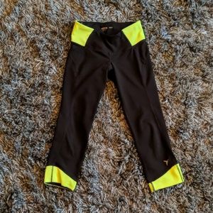 Capri yoga pants